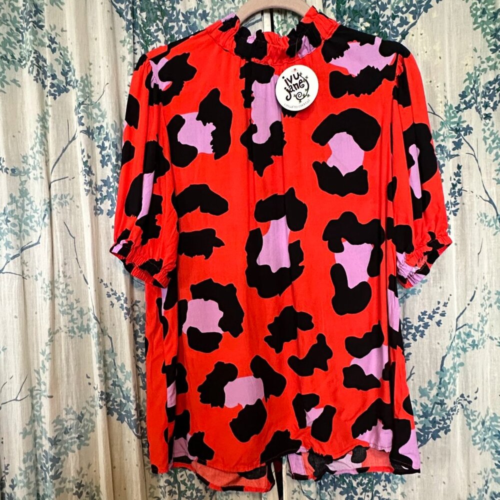 Ivy Jane NWT Small Cheetah Blouse